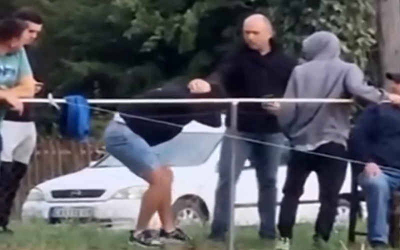 Incident na utakmici u Gornjem Milanovcu zbog transparenta (VIDEO)