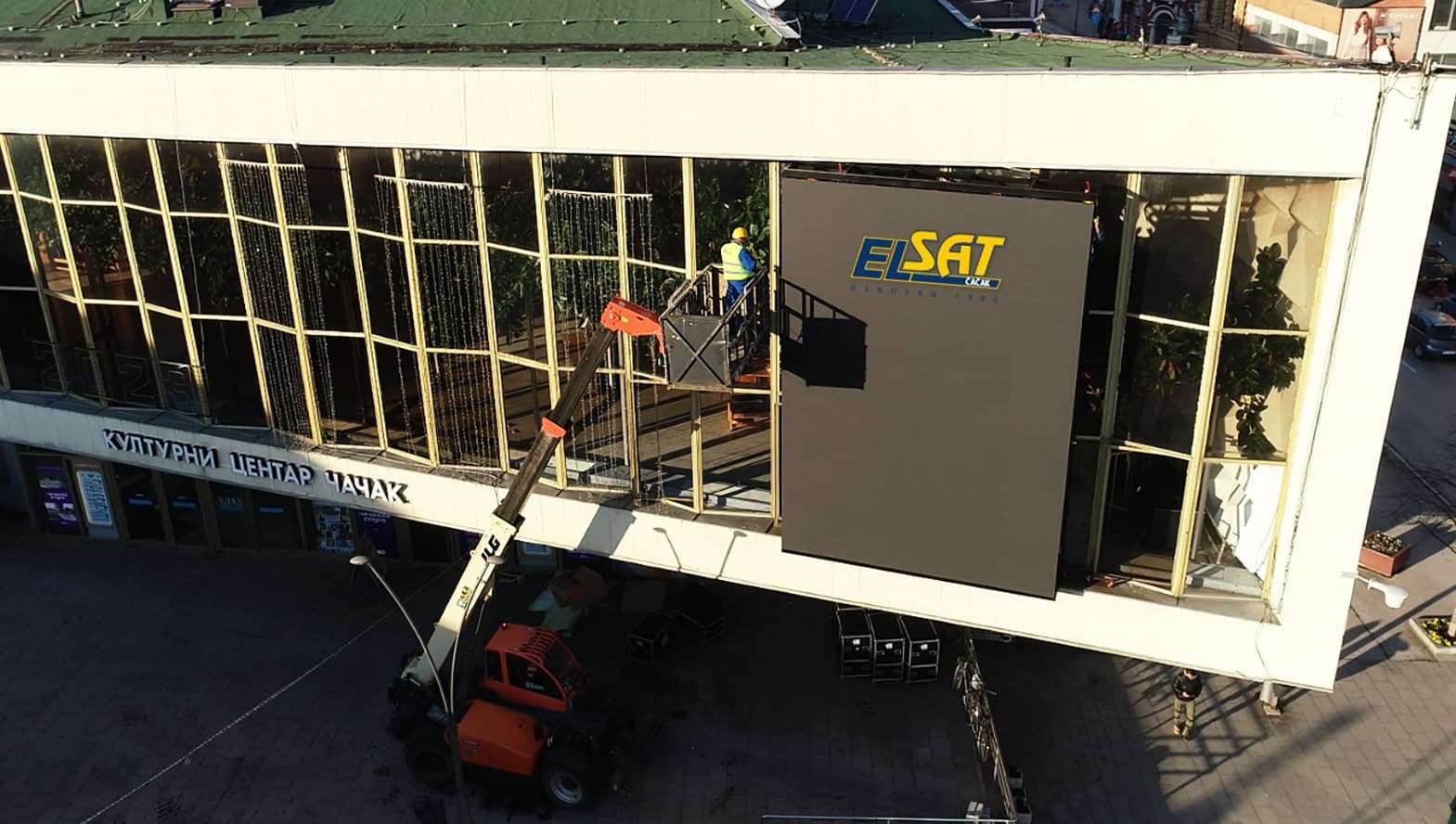 "ELSAT" DOO Čačak: Potrebni radnici u proizvodnji LED ekrana i izvođenju elektro instalacija