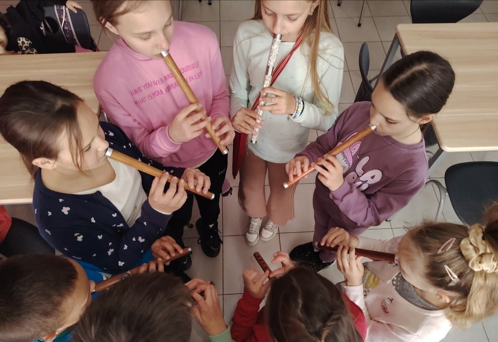 Čuvari tradicije u Bresnici: Mladi frulaši ulaze u treći mesec obuke